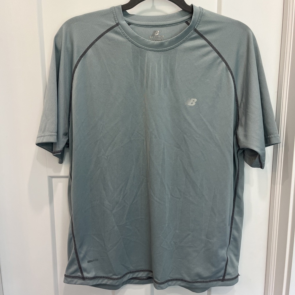 New Balance Technical T-shirt Men's‎ Size Large Blue Gray With Gray Accent
